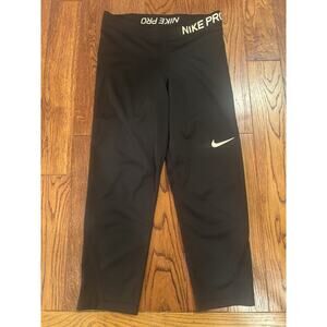 NIKE Women’s M PRO Training Capri Mid Rise Black Leggings Swoo Swoosh Activewear